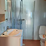 Haeuschen Mit Blick Auf Wasser By Interhome Сasa de vacaciones Ropeid