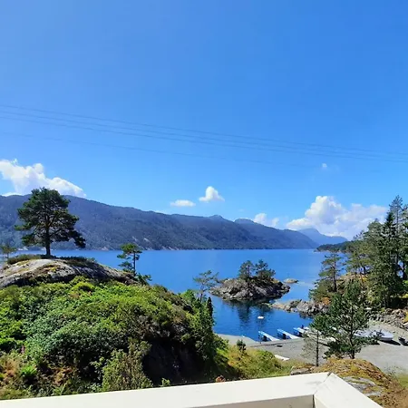 Сasa de vacaciones Haeuschen Mit Blick Auf Wasser By Interhome Ropeid